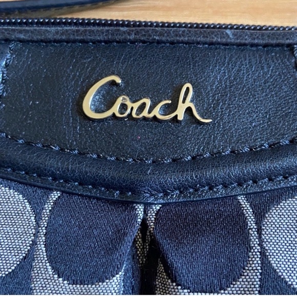 Coach Black and Cream Wristlet NWOT - Picture 6 of 7